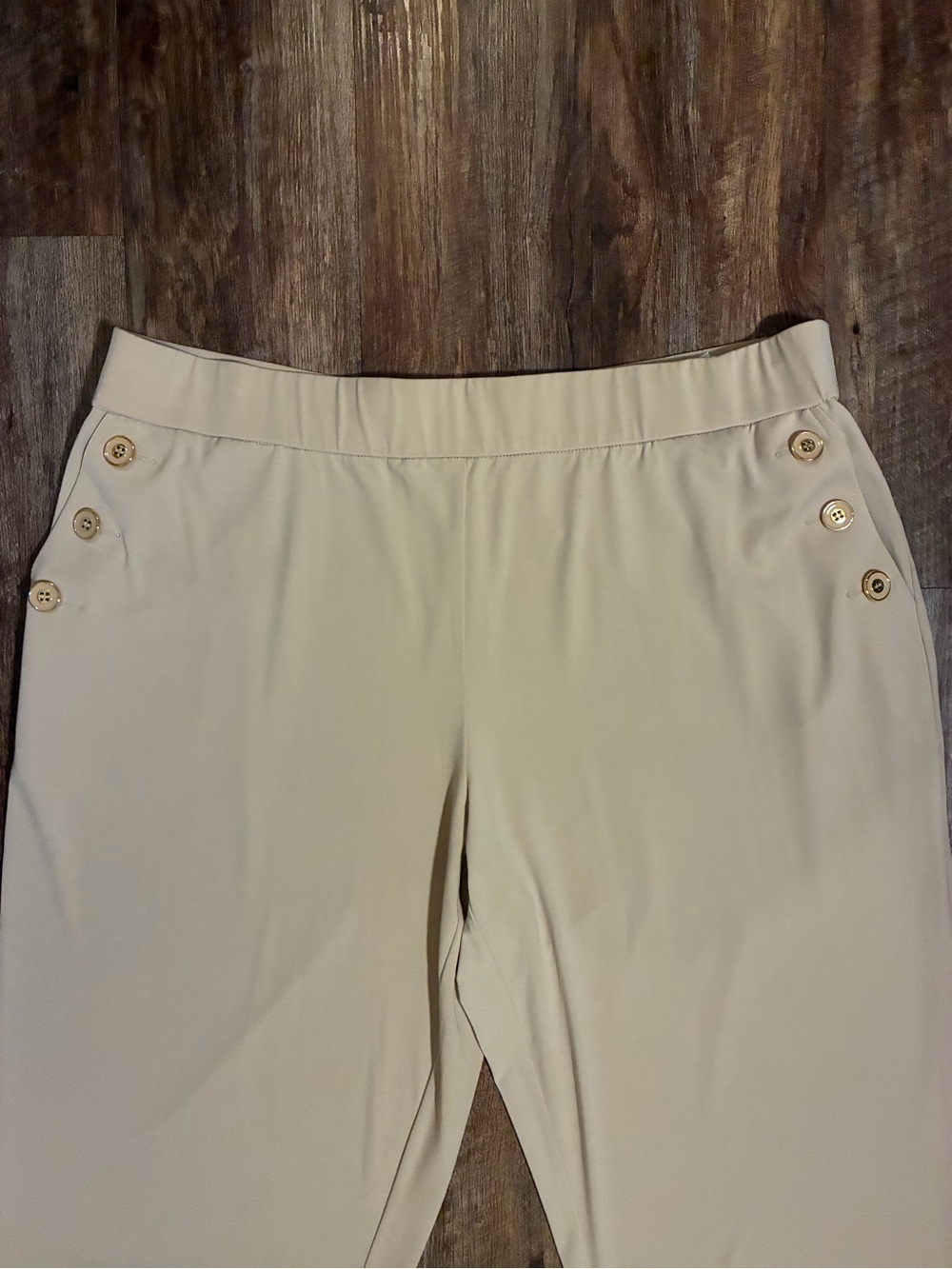Susan Graver Office Wear Cream Cropped Preppy Pants with Gold Buttons 1XP - Picture 4 of 9